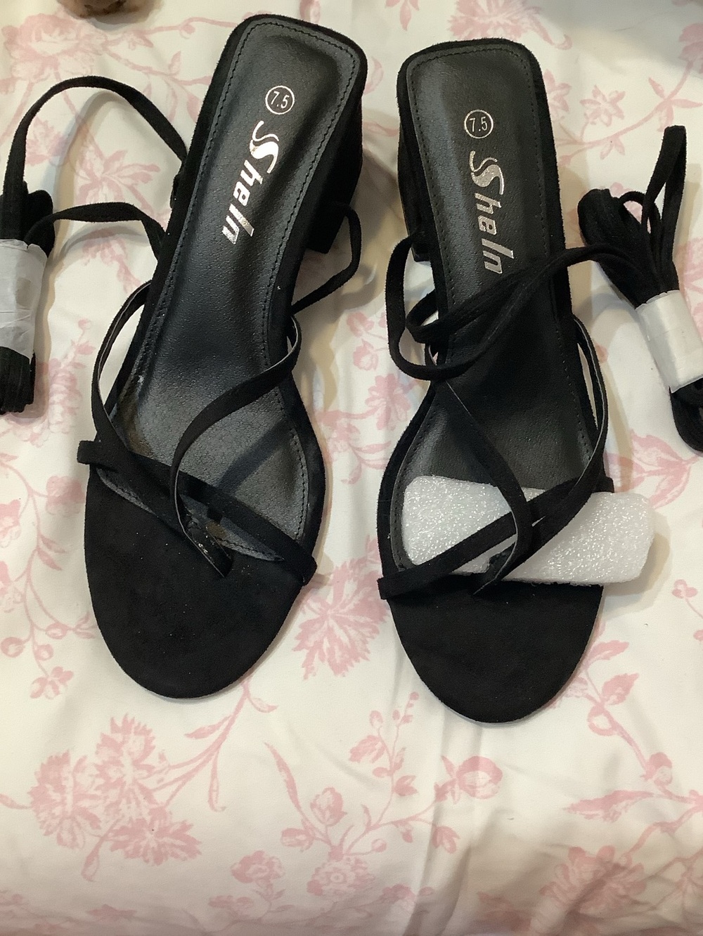 SHEIN Black Strappy Lace-Up Block Heel Sandals - Picture 2 of 6
